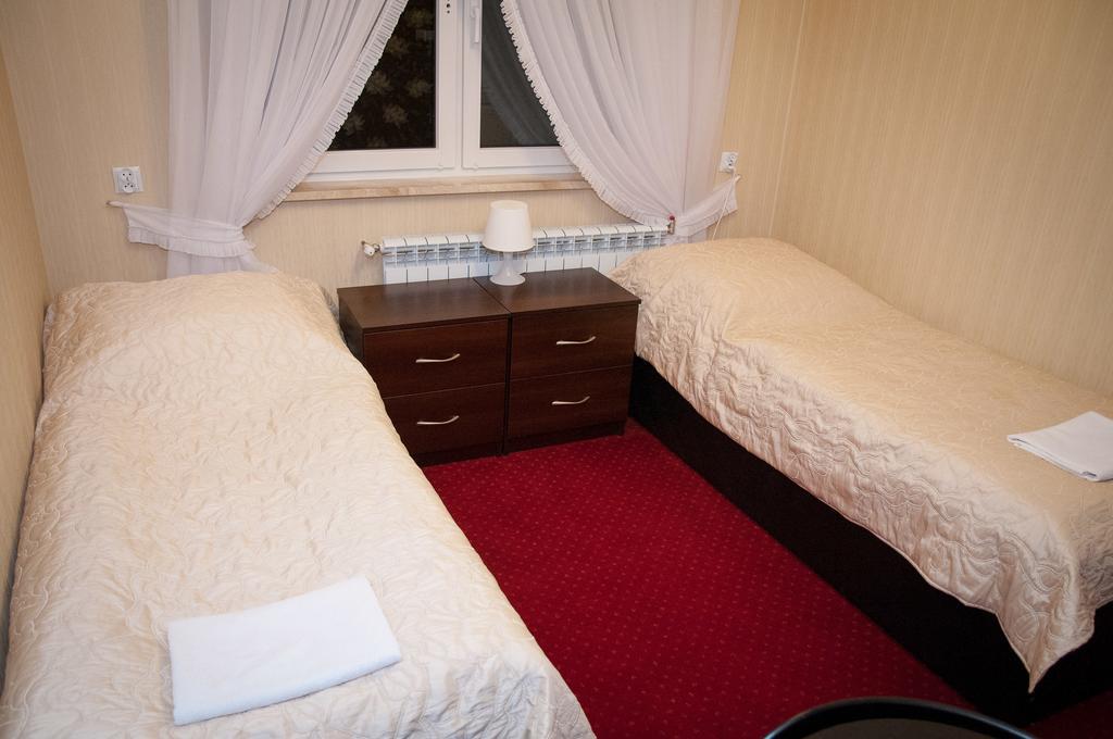 "Arkadia" Bed and Breakfast Ostroleka  Δωμάτιο φωτογραφία
